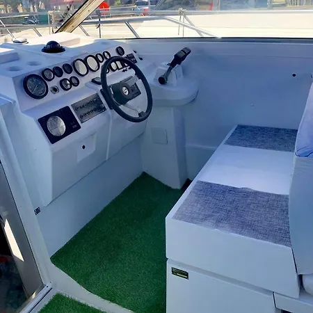 Cozy Private Two Yacht In Barcelona With Free Parking * Сан-Адриан-де-Бесос