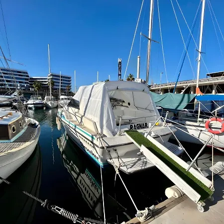 Ботель Cozy Private Two Yacht In Barcelona With Free Parking
